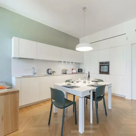 The Best Rent - Spacious Three-bedroom With Terrace Appartamento *