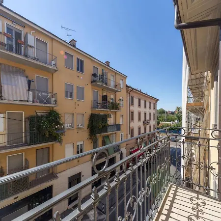 The Best Rent - Spacious Three-bedroom With Terrace Appartamento