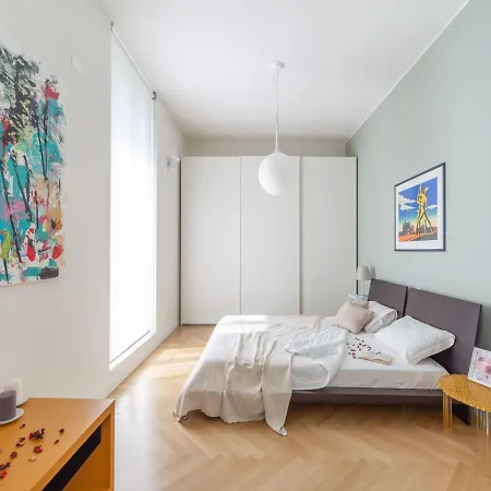 The Best Rent - Spacious Three-bedroom With Terrace Apartment Milan