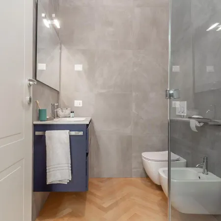 Apartment The Best Rent - Spacious Three-bedroom With Terrace